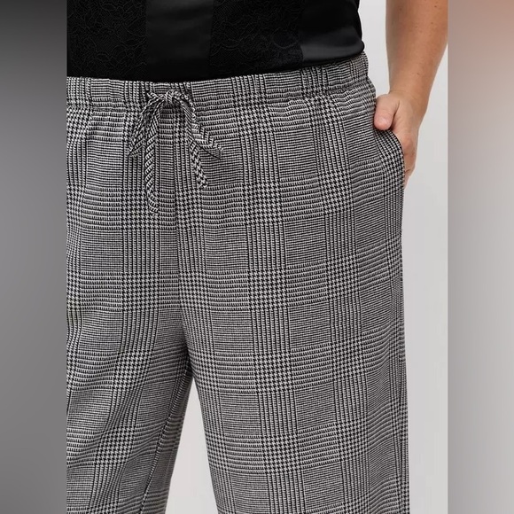 NWT TORRID High-Rise Wide Leg Pull-On Crepe Pant - Picture 5 of 8